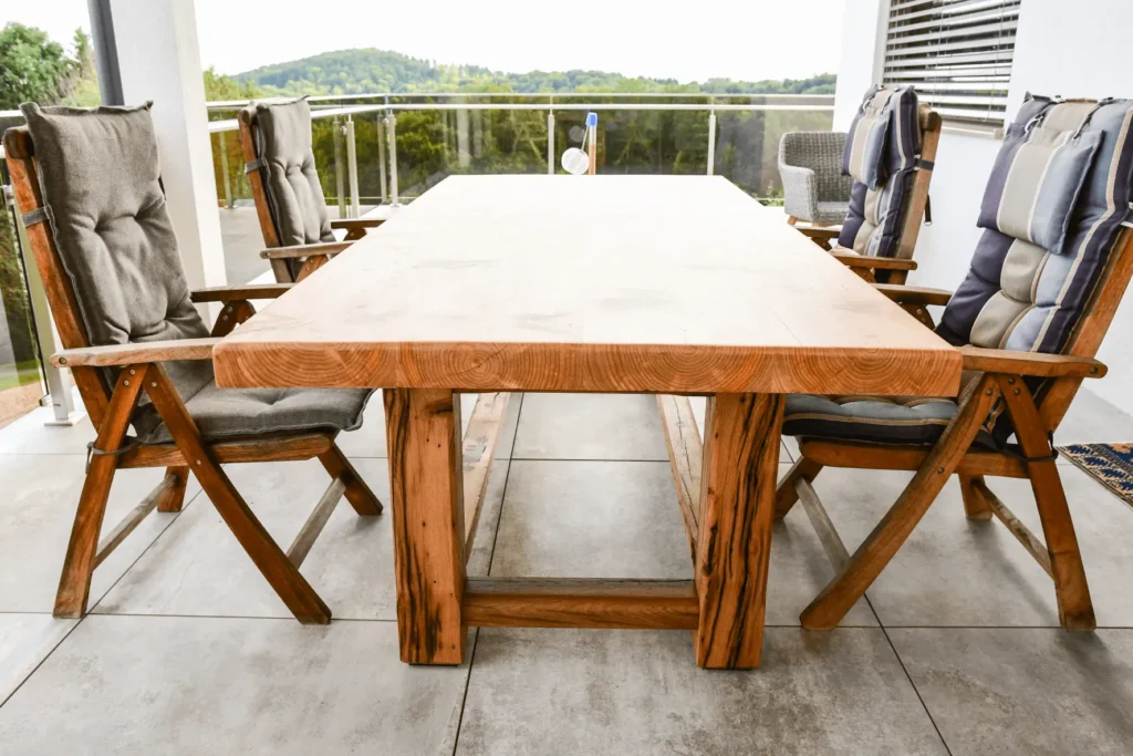 Tischlermeister Michael Eicher - Terrassentisch