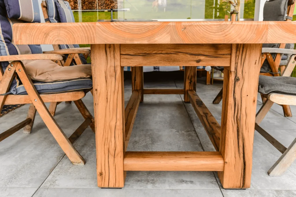 Vollmassiver Holztisch von der Eicher